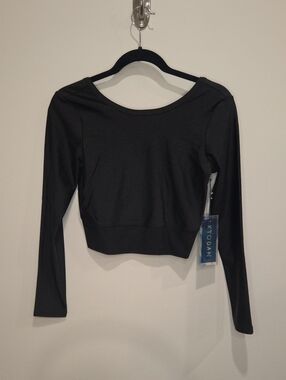 NWT Kyodan Black Cropped Long-Sleeve Women's Top